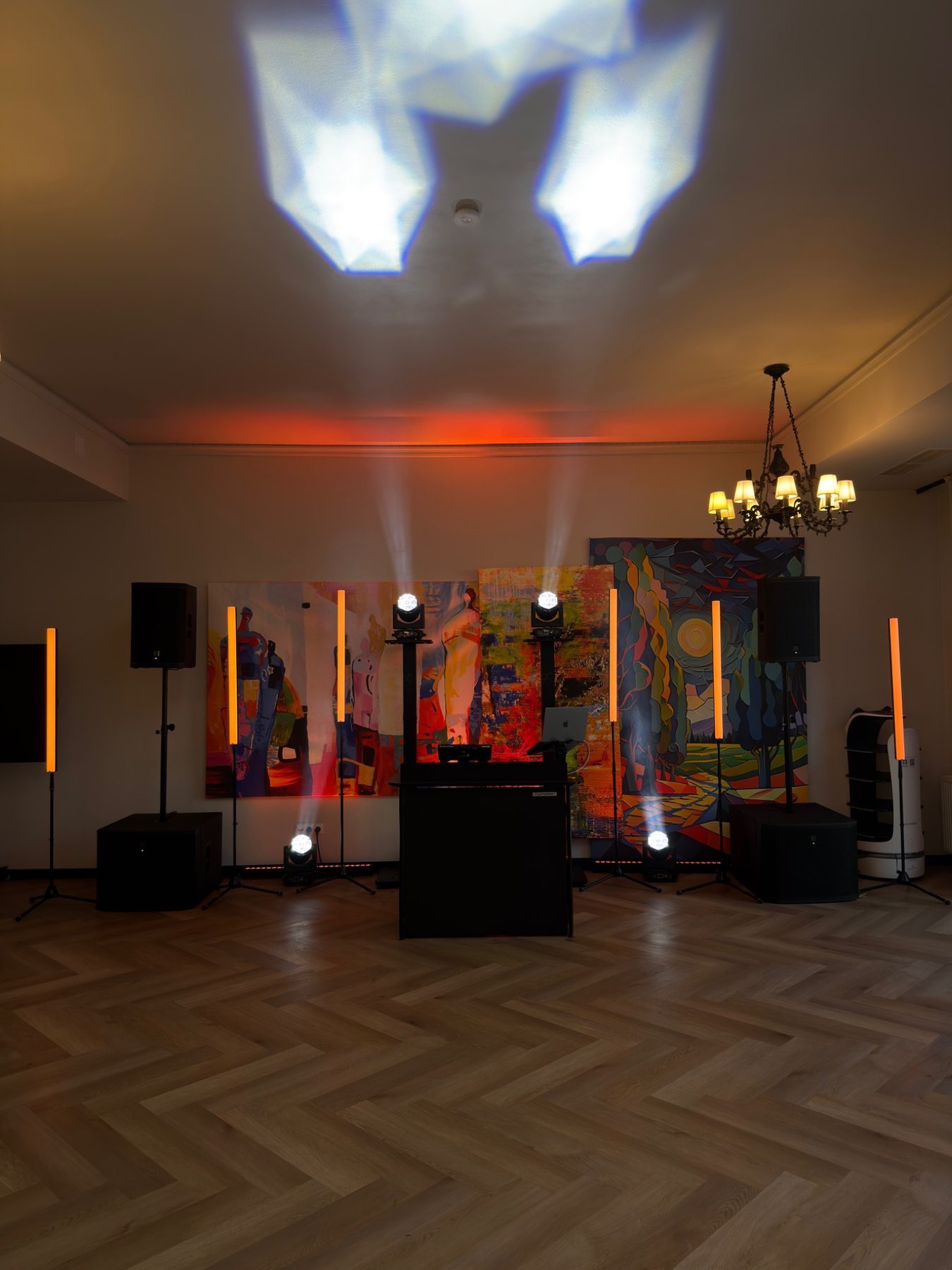 Oświetlenie eventowe w sali